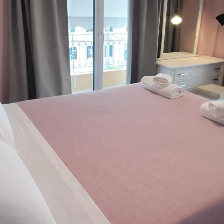 Апартаменты Downtown Comfort